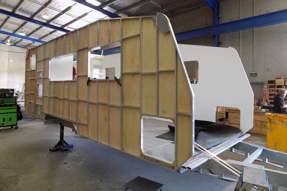 Spinifex Caravans NomadiX Premier 20.6